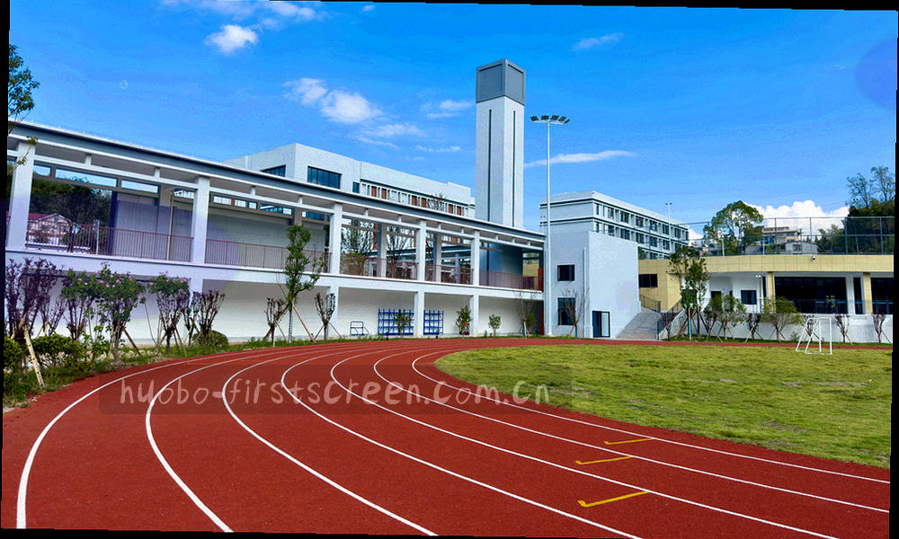 首屏三栏布局中右侧会员入口所在位置的方位示意